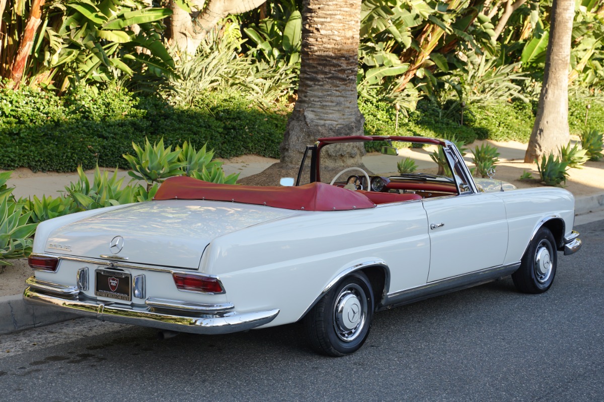 1965 Mercedes-Benz 220SEB Cabriolet | Beverly Hills Car Club