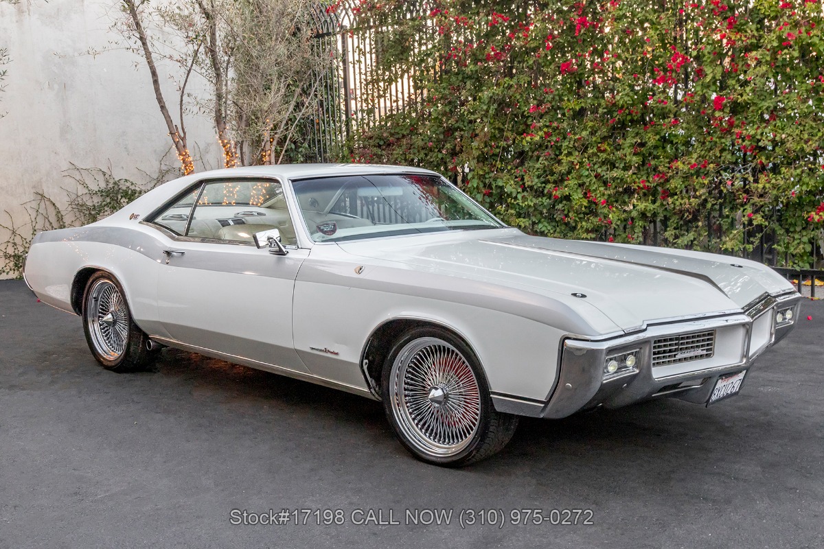1968 Buick Riviera - Silver Beige Mist - rvl - General Motors Products -  Antique Automobile Club of America - Discussion Forums