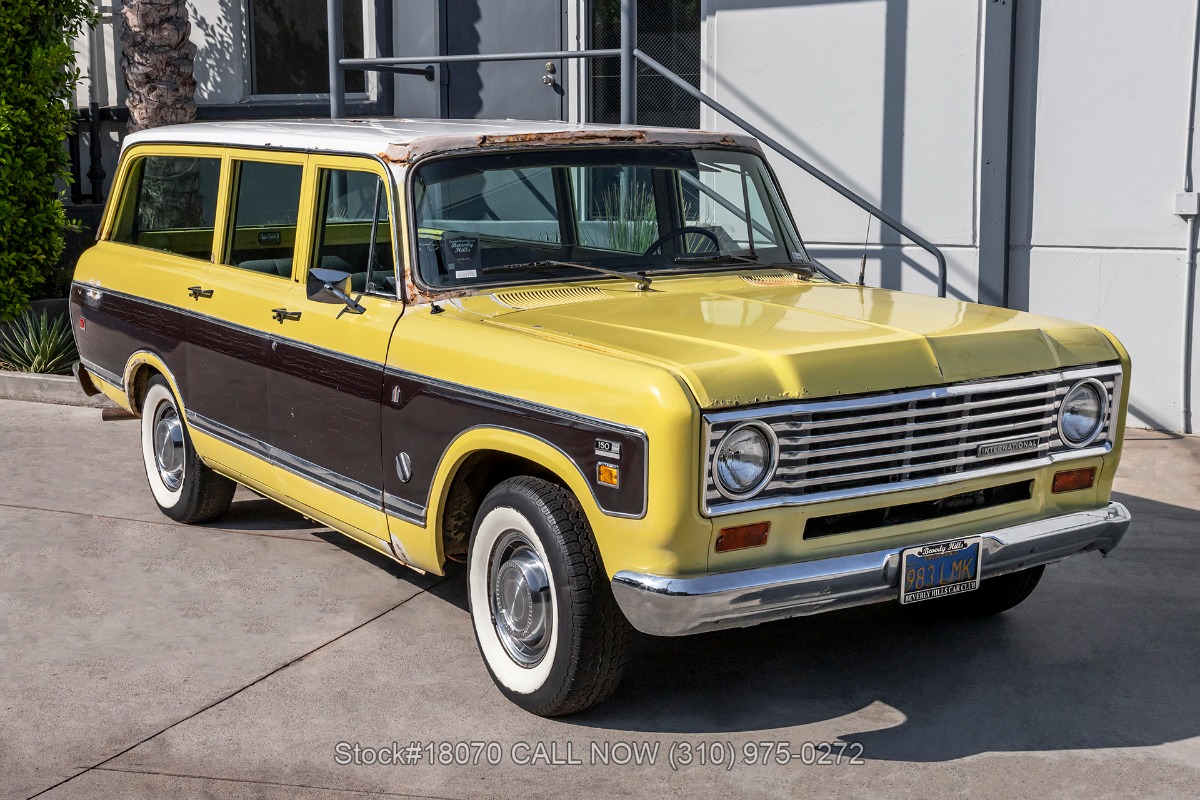 1975 International Harvester Travelall 