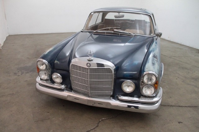 1962 Mercedes-Benz 300SE Sunroof Coupe | Beverly Hills Car Club