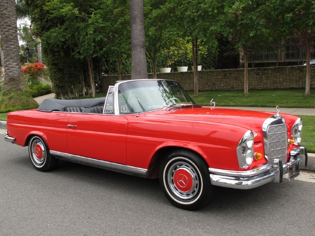 1964 Mercedes-Benz 220SE Cabriolet | Beverly Hills Car Club